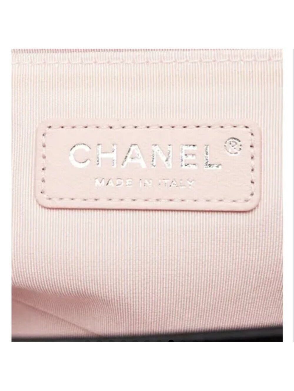 CHANEL Boy Bag Black Chevron with Pearls - Picture 9 of 10